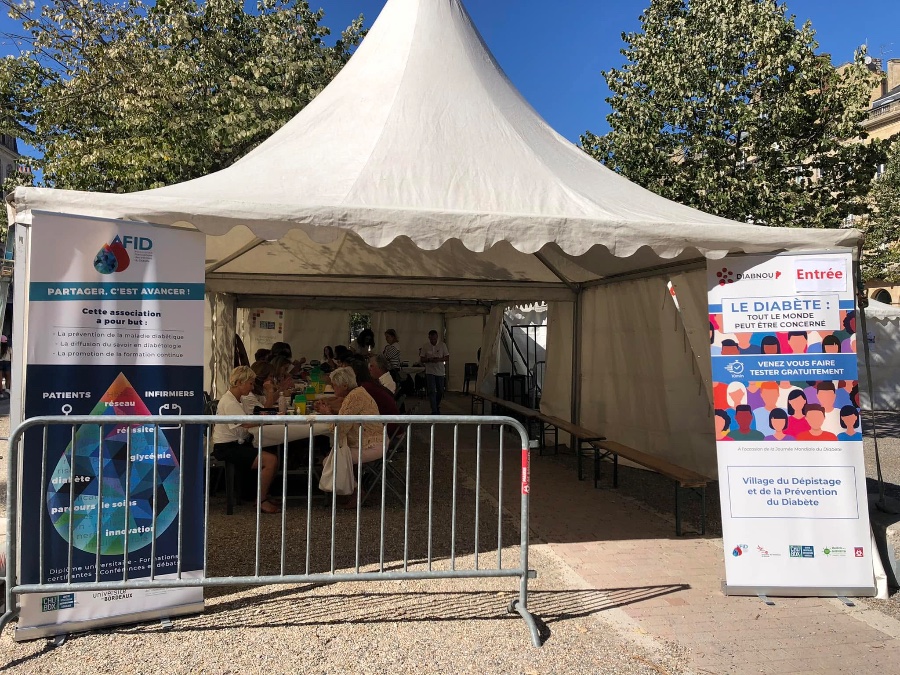 Le village du dépistage et de la prévention du diabète, à Bordeaux